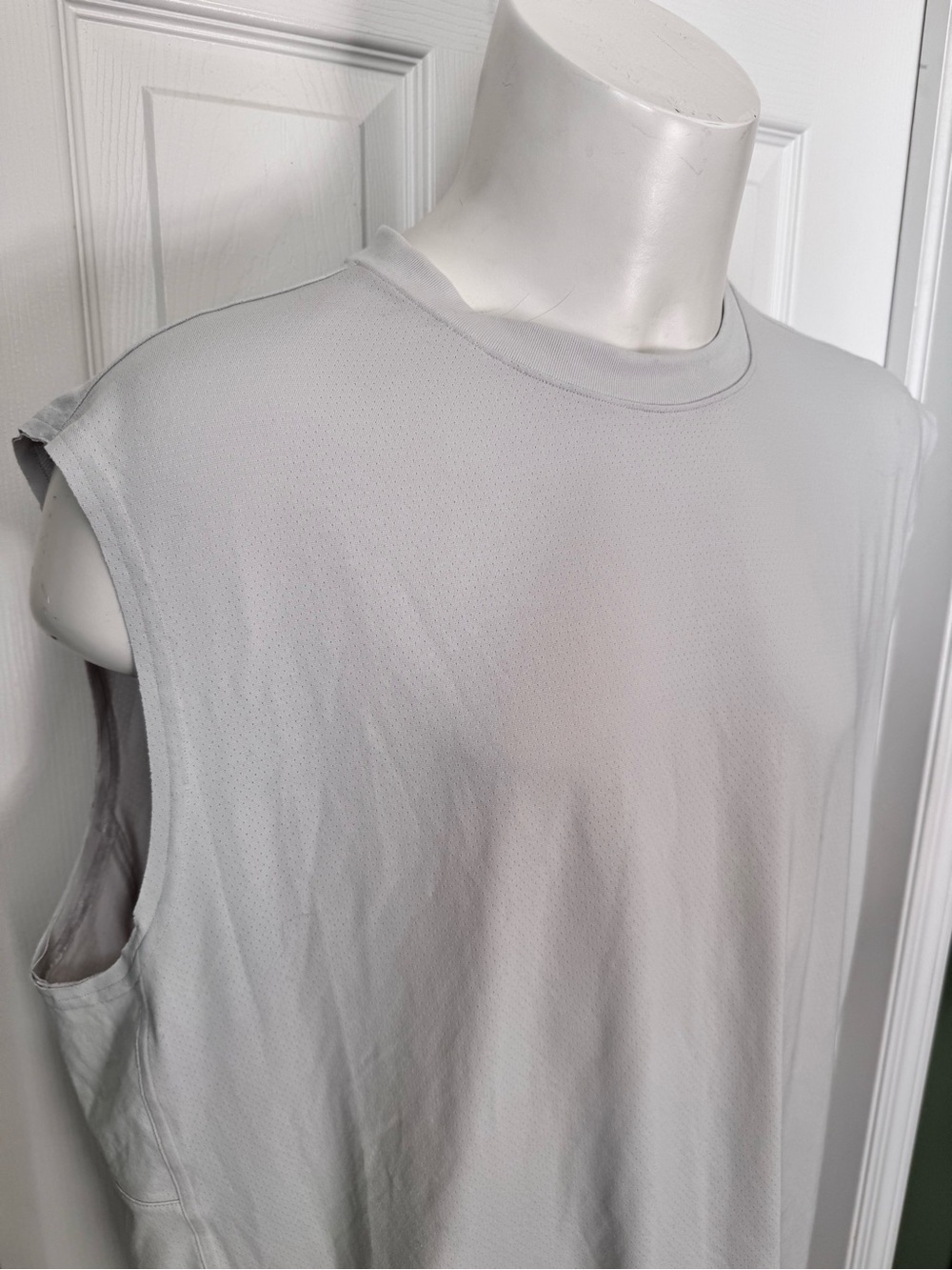 NWT Mens Lululemon Easy Set Train Sleeveless Tank Top Brand New Basketball
